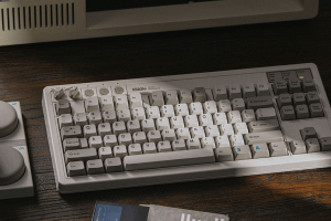 Save 40% on 8BitDo's wireless, hot-swap mechanical keyboard