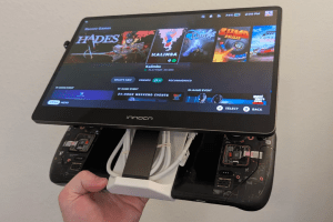 This modder stuck a 13-inch OLED USB-C monitor on his Steam Deck